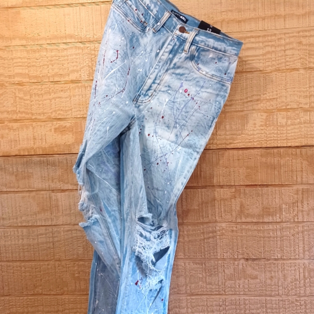 The Right Touch Jeans by Fashion Nova